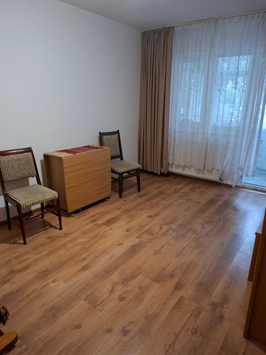 Inchiriez apartament 2 camere