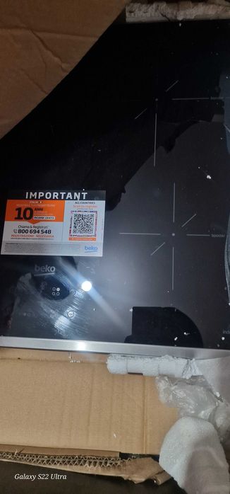 Plita electrica este naoua nu a fost folosita nici o data