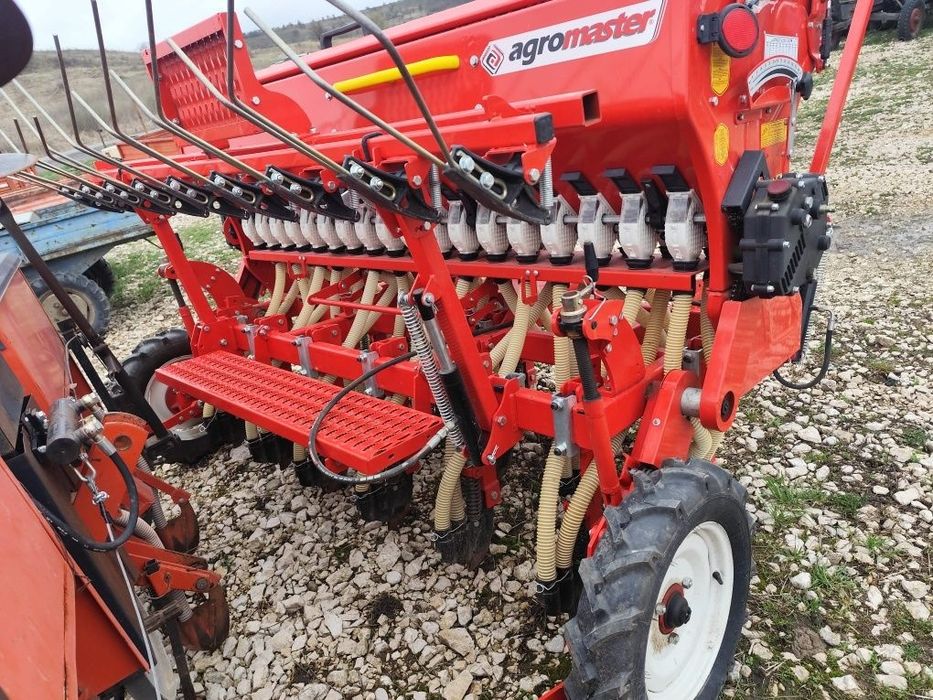 Vând Semănătoare Păioase Agromaster Torun 2.5m, 21 de rânduri, Marcatori Hidraulici – Stare Excelentă!