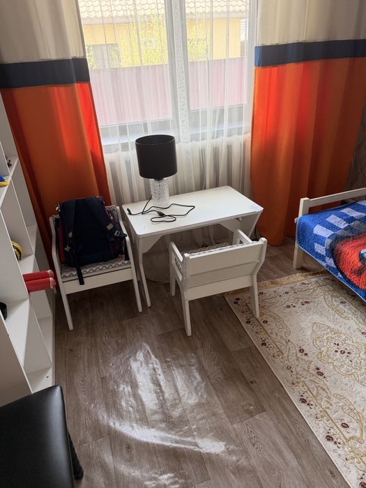 Продам детский столик с двумя стульями