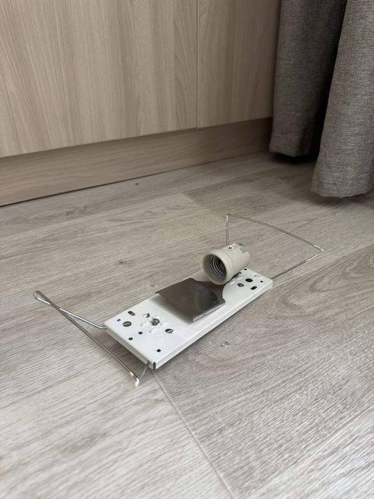 Потолочный светильник без плафона