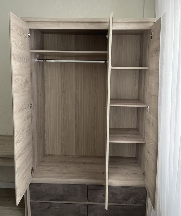 Универсальный шкаф с рабочей зоной (писменный стол)