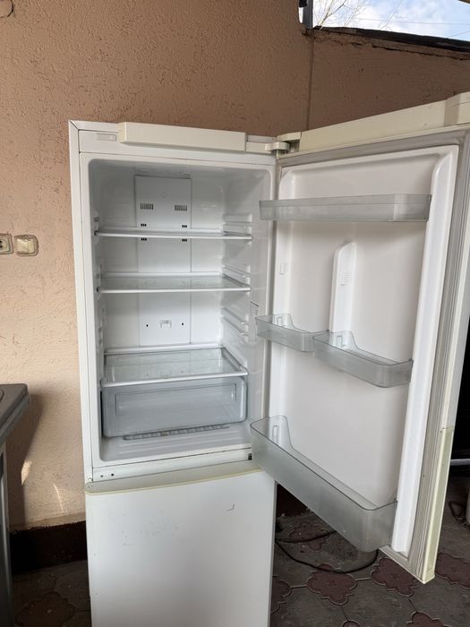 Продам холодильник Samsung