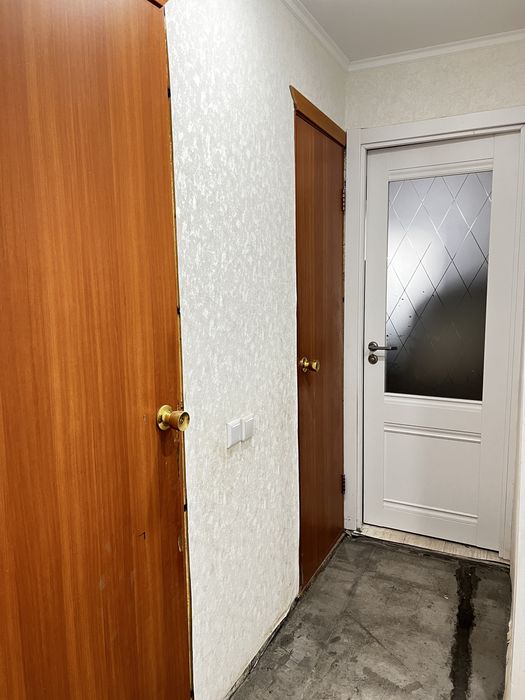 Продам б/у двери