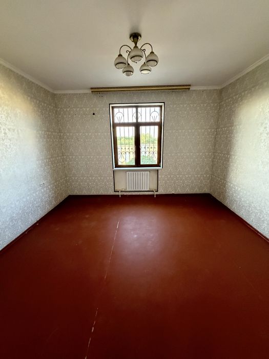 Пиштган ғиштдан қурилган 6-сотихдан иборат тайер подключ коттедж