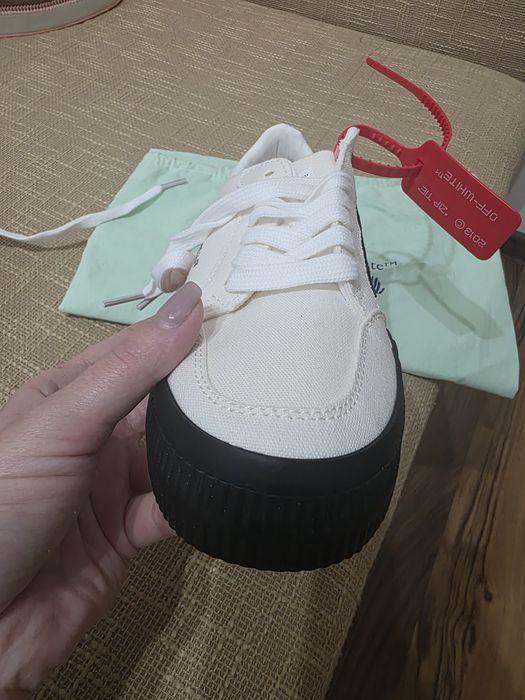 Adidasi off white dama
