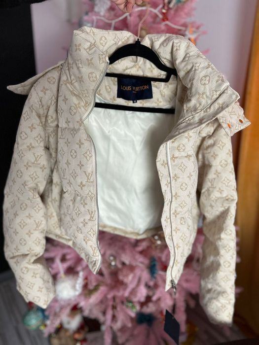 Geaca Louis Vuitton dama M noua