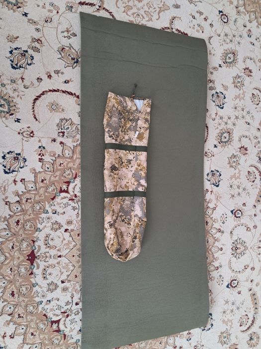 Спальный мешок и коврик военный теплый.