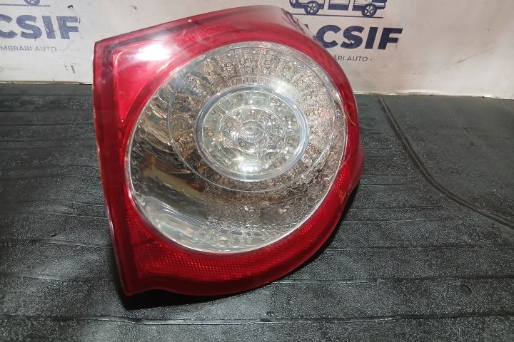 Lampa / Tripla stop dreapta pe aripa Volkswagen VW Passat B6