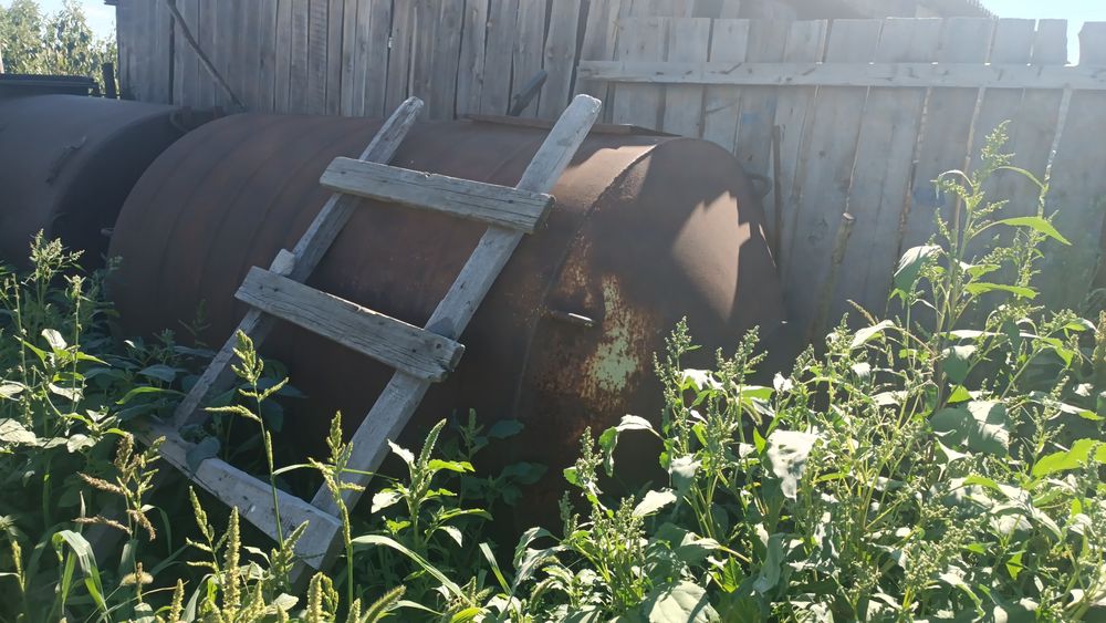Продам бочку для хранение кормов