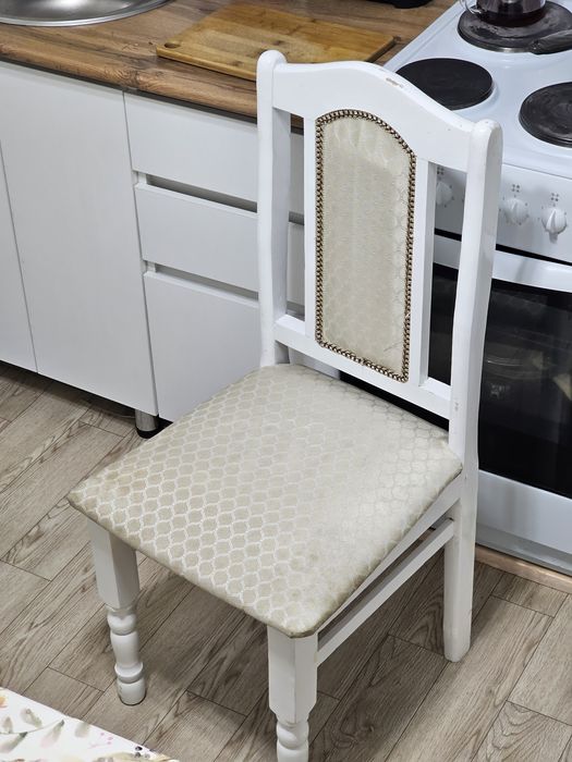 Продам стулья 5000 за штуку