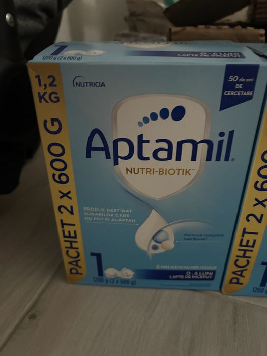 4 cutii aptamil nutri biotik + 1 de 1,200+ o punga de 600