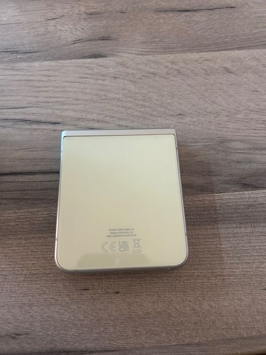 Самсунг Flip Z 3