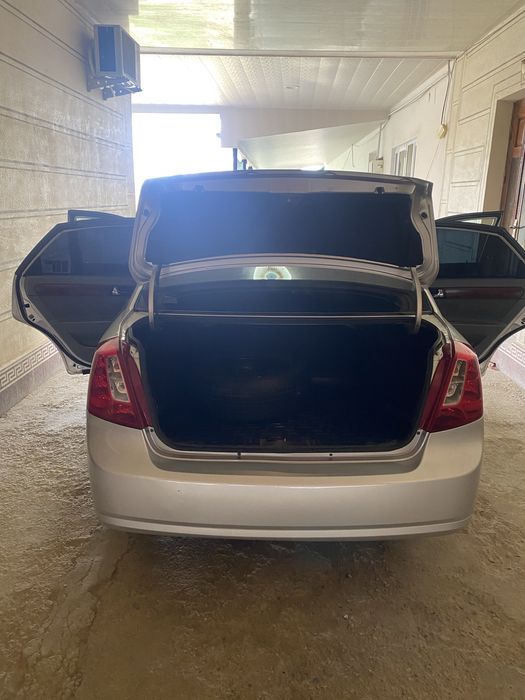 Продаю Lacetti состояние хорошее все вопросов по телефону