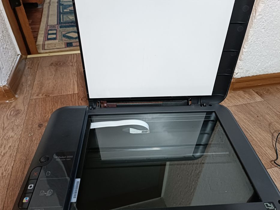 Продам принтер hp Deskjet 2050