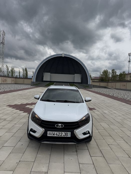 SROCHNA SOTILADI.  Lada vesta cross eng full pozitsiya.