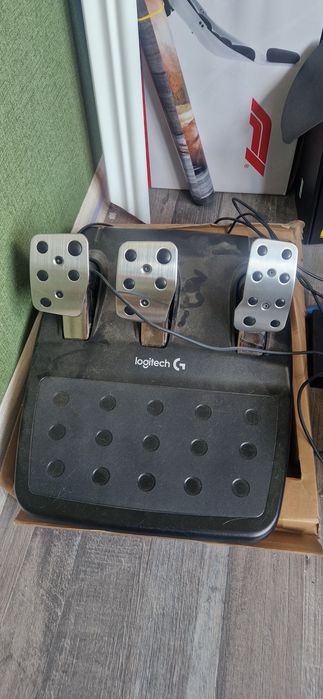 Logitech g29 в много добро състояние