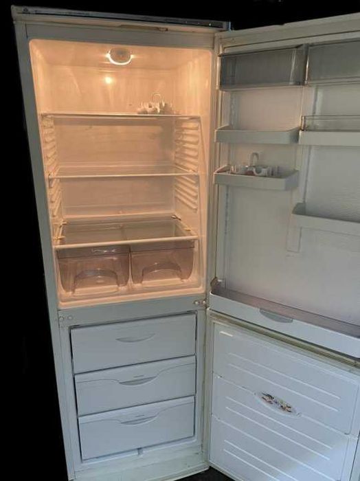 Продам  рабочий холодильник