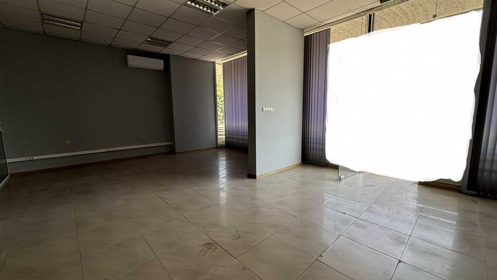 Дава се под наем Магазин в Пловдив, Център - 190 кв.м за 943.5 € - Снимка #2