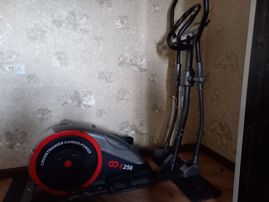 Продам эллептический тренажёр