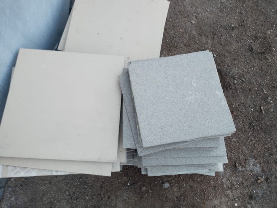 Продаются кафели разного размера