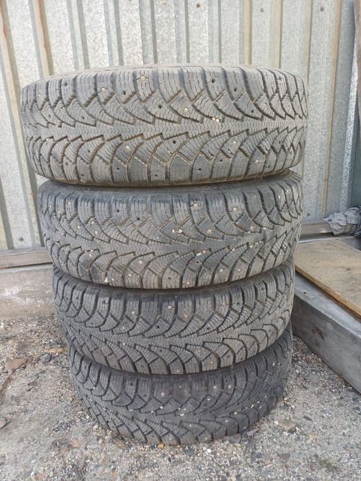 Продам колеса  зимние с дисками
185/65R14  с дисками