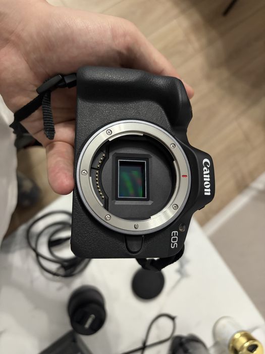 Фотоаппарат Canon EOS R50