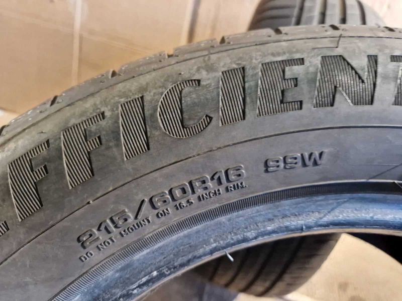 2 Goodyear R16 215/60
летни гуми DOT0215