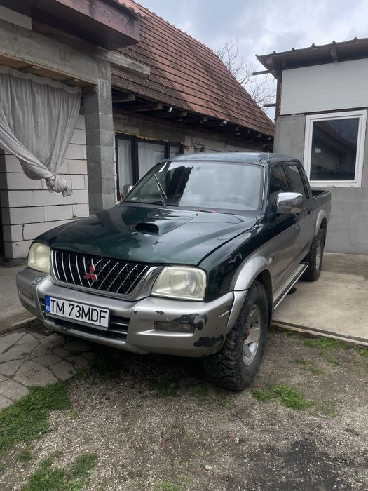 Mașină de vănzare Mitsubishi L200