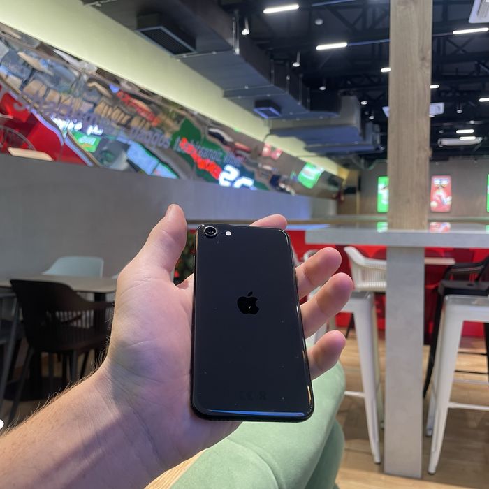 iPhone SE 128 gb green