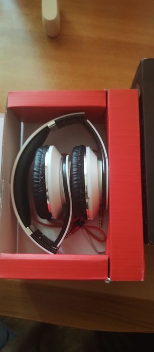 By dr dre, în cutia originala