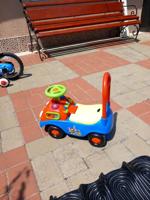 Mașinuță Ride-On