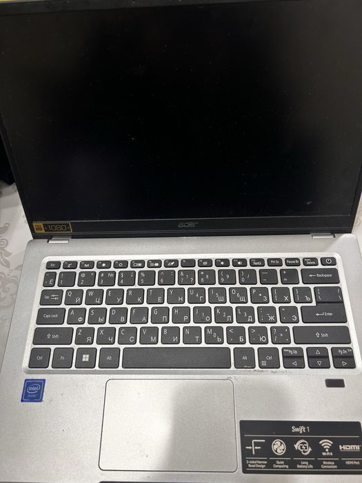 Продам ноутбук:Acer Swift 1 SF114-33 / 14” Full HD / 4 ГБ / SSD 256 ГБ