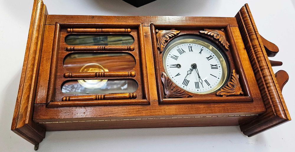 Ceas de perete cu pendula Victoria