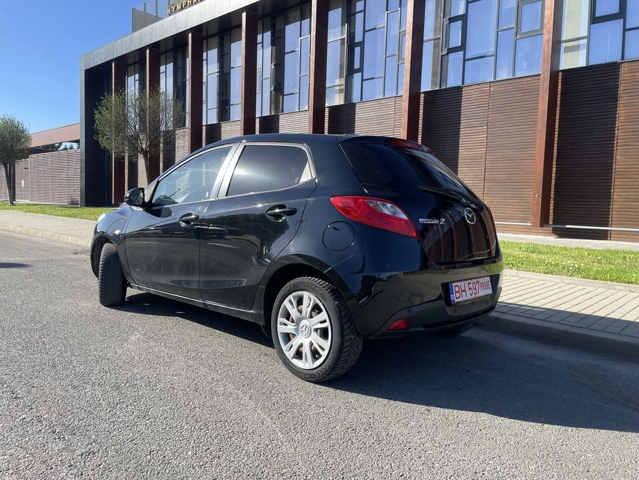 MAZDA 2 2011 — imagine 3
