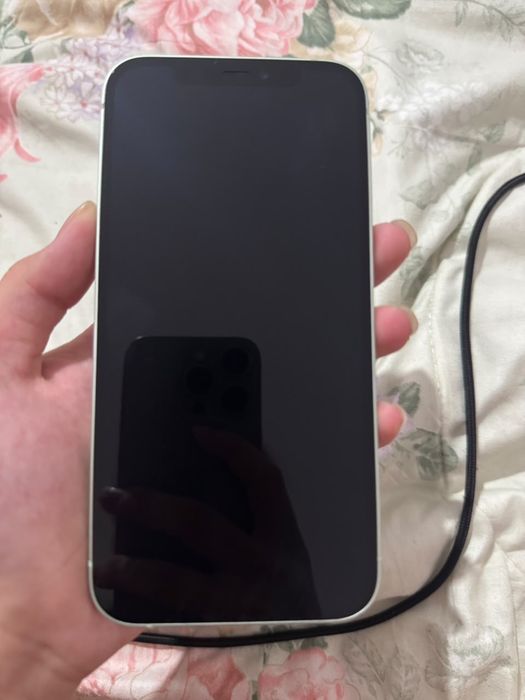 iPhone 12 продам в идеальном состояний