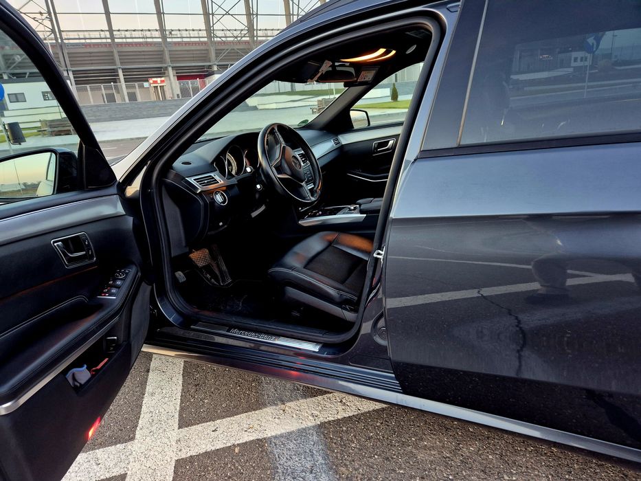 Mercedes Benz  Clasa E300 9G tronic
