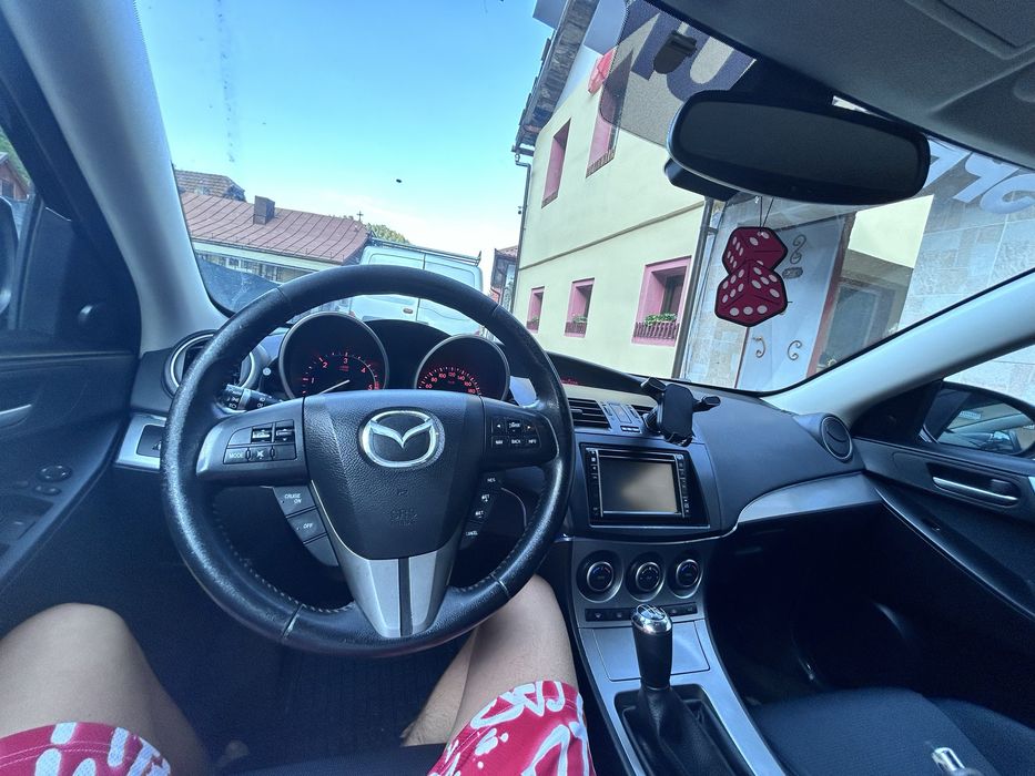 Mazda 3 2011 manuala