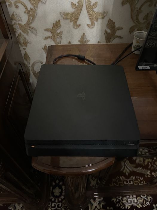 PS4 slim IDEAL.