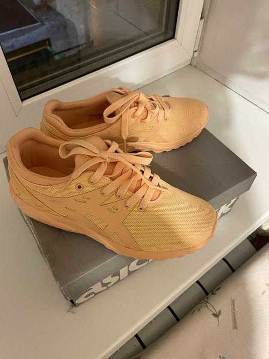 Кроссовки новые Asics оригинал
