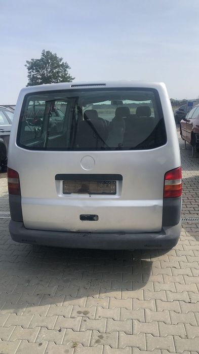Dezmembram Volkswagen T5 1.9TDI an fabr 2006