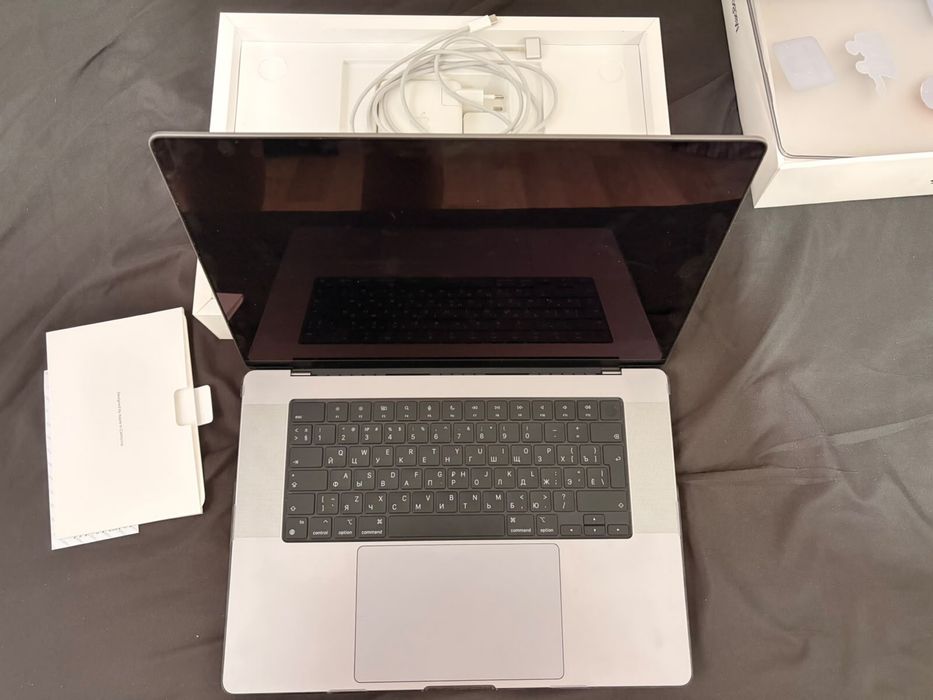 Macbook m1 pro 16 inch.