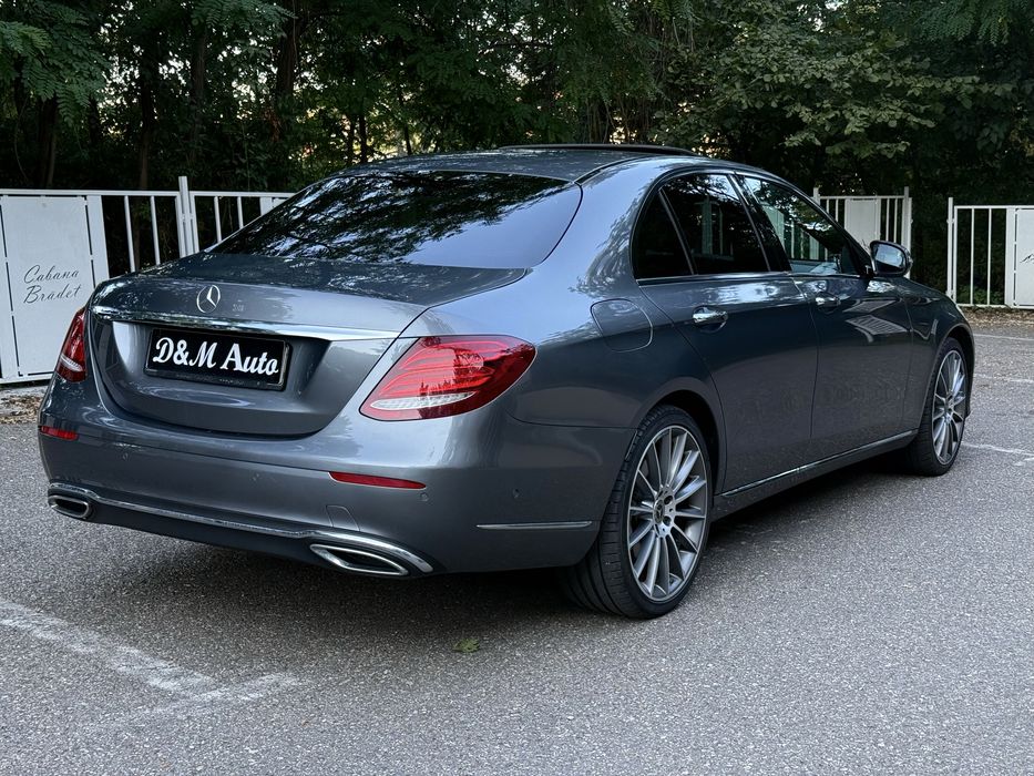 Mercedes-Benz E 400 4MATIC 4 Air matic 340Cp stare Salon echipare de varf