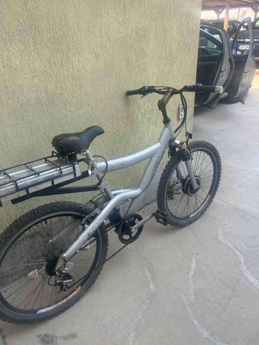 Продава колело пистово