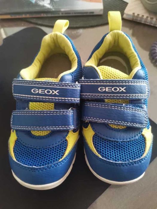 Детски обувки боси  и маратонки Адидас и др номер 23-25