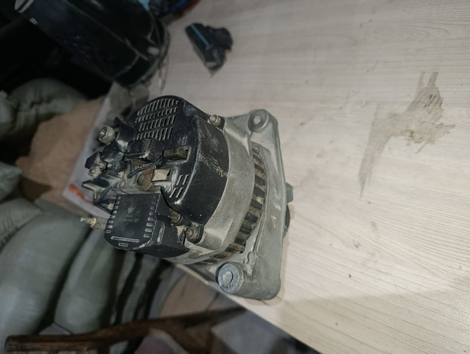 Генератор стартер на Ауди 100 80 А6