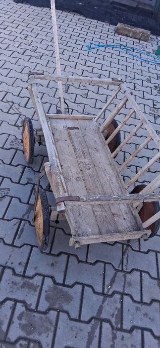 Carucior mare din lemn