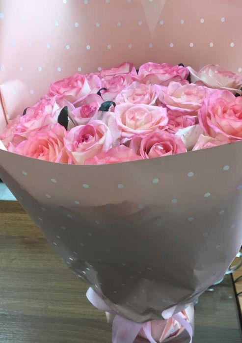 продам свежий букет роз