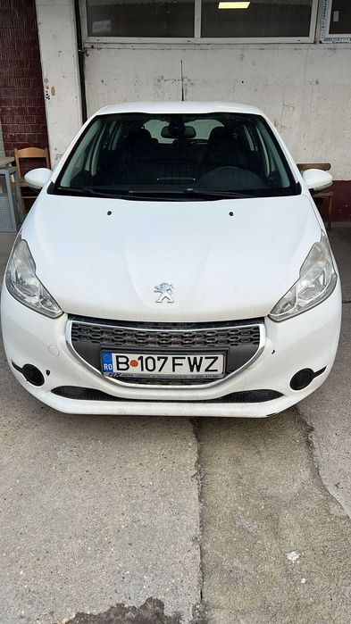 Peugeot 208 1.4 diesel – Automată – Euro 5, Înmatriculată