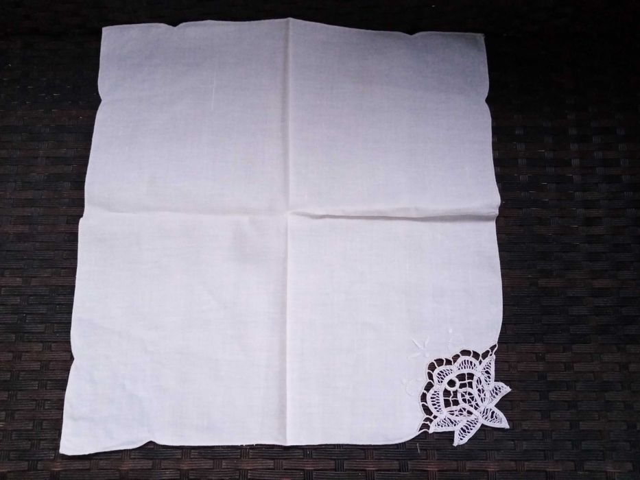 Голяма покривка + 12 салфетки